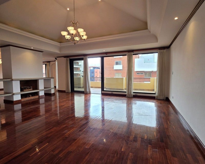 Penthouse en Venta – Zona 10