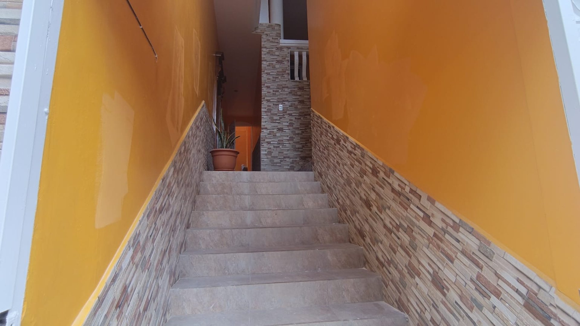 CASA EN RENTA IDEAL PARA OFICINAS O CLINICAS MEDICAS - Miniatura 11