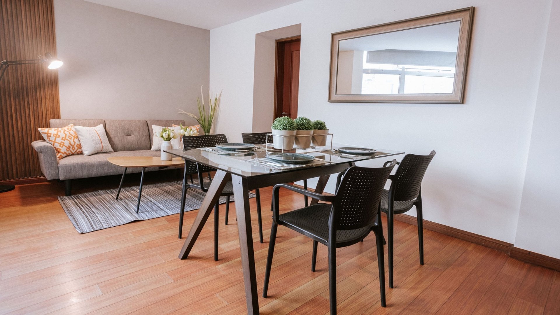 Apartamento remodelado y amueblado en renta, TorreNova zona 13