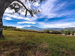 TERRENO EN VENTA EN ANTIGUA GUATEMALA - 2
