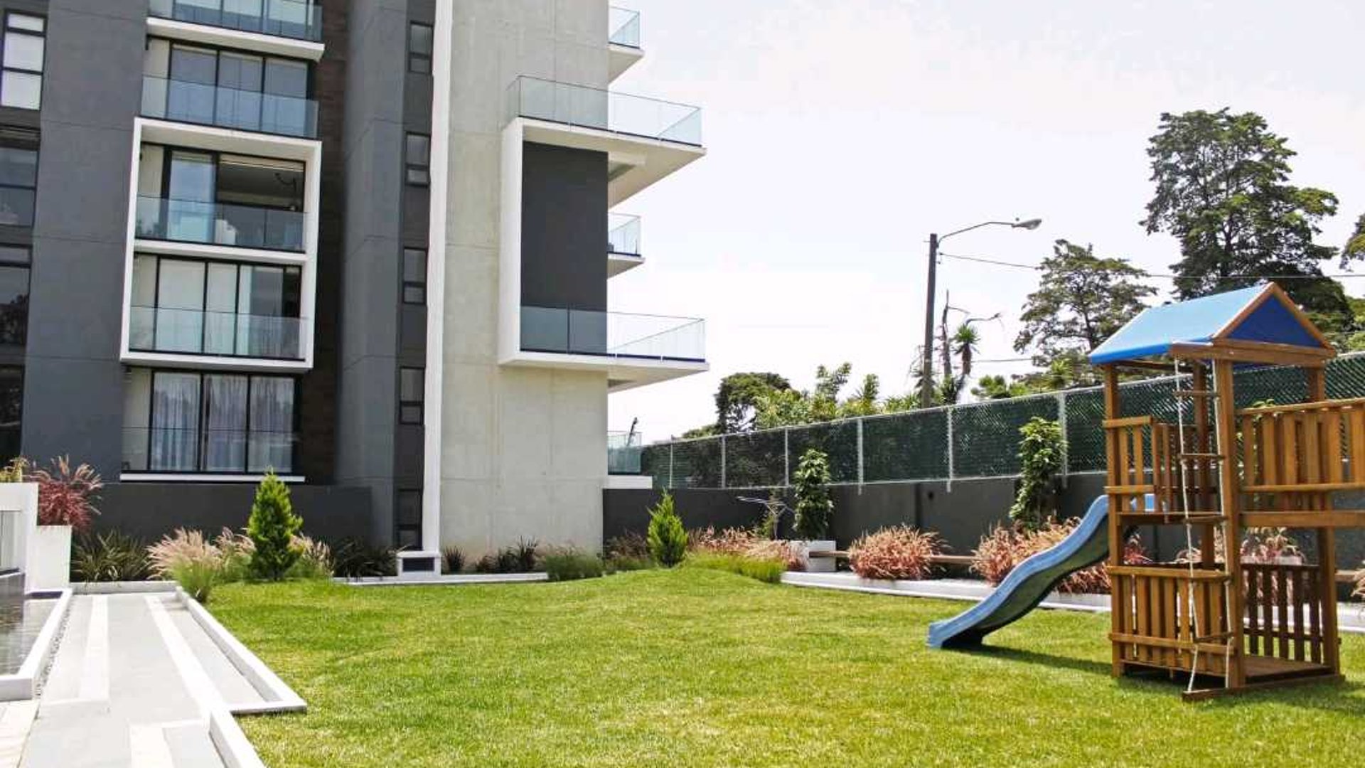 APARTAMENTO EN ALQUILER???? Edificio Epic 15, Zona 15

▪️75 Mts2 - Miniatura 6
