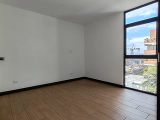 Apartamento en Alquiler Edificio Torre Praga, zona 15 VHI  - 5