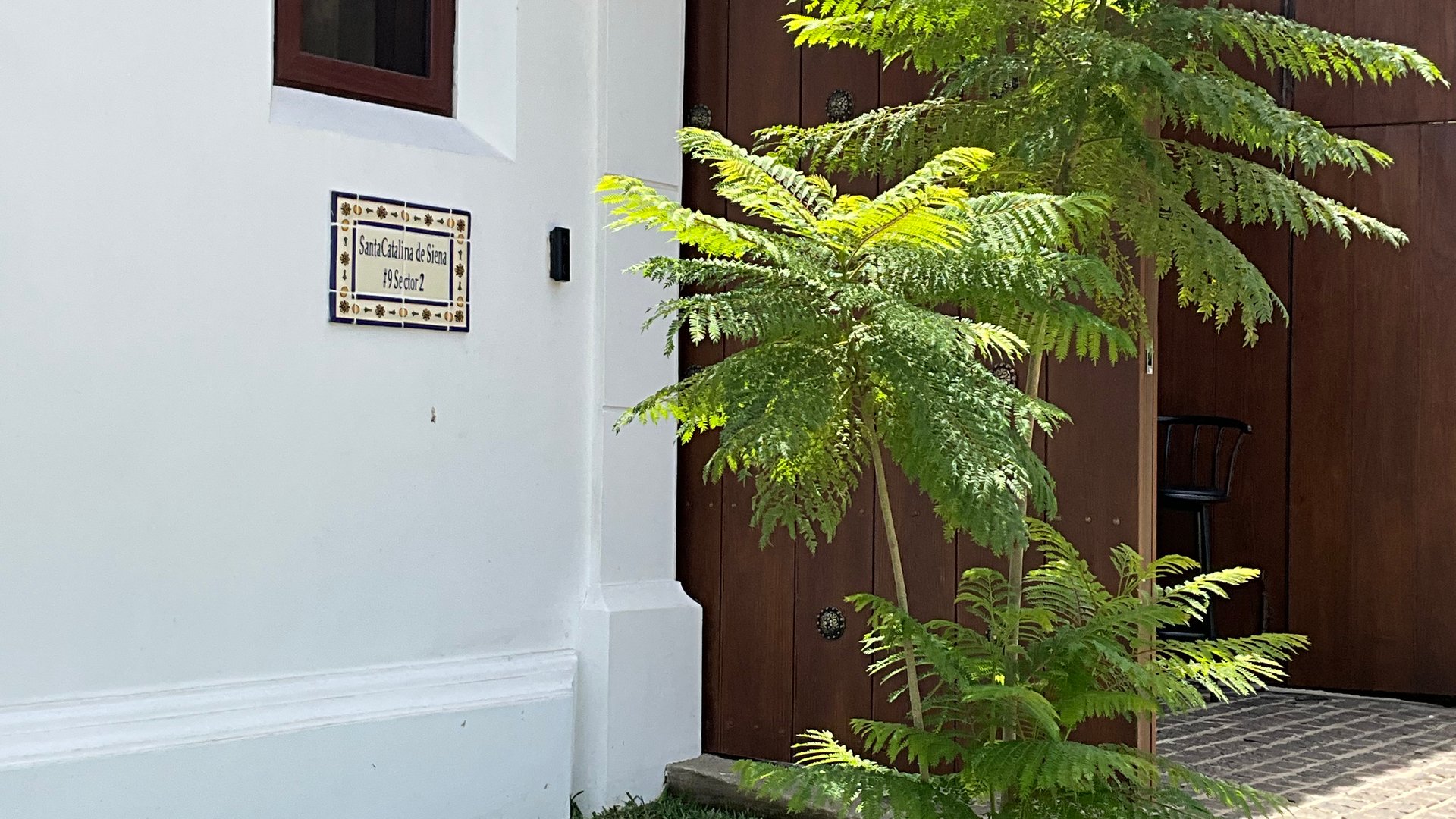CASA EN VENTA EN EXCLUSIVO CONDOMINIO AL INGRESO DE ANTIGUA G - Miniatura 2