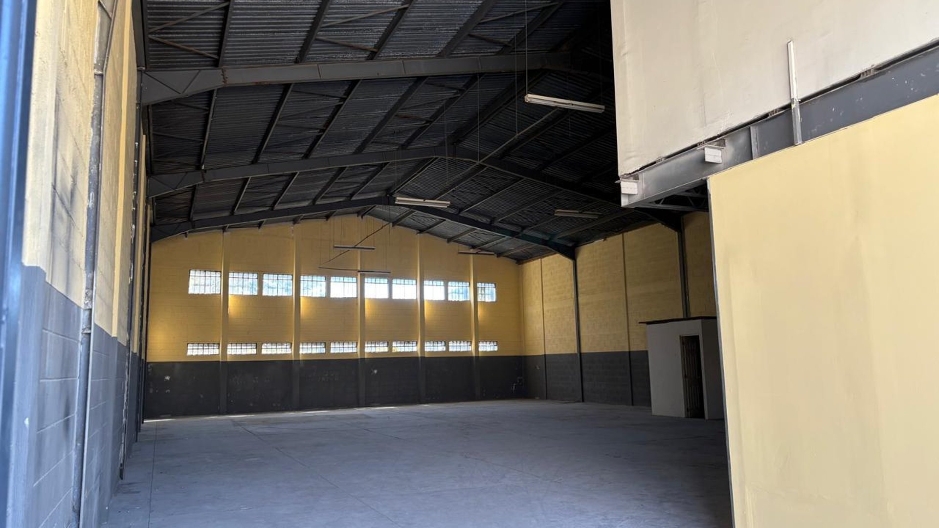 Amplia Bodega en Renta de 500 m² | Carretera a El Salvador