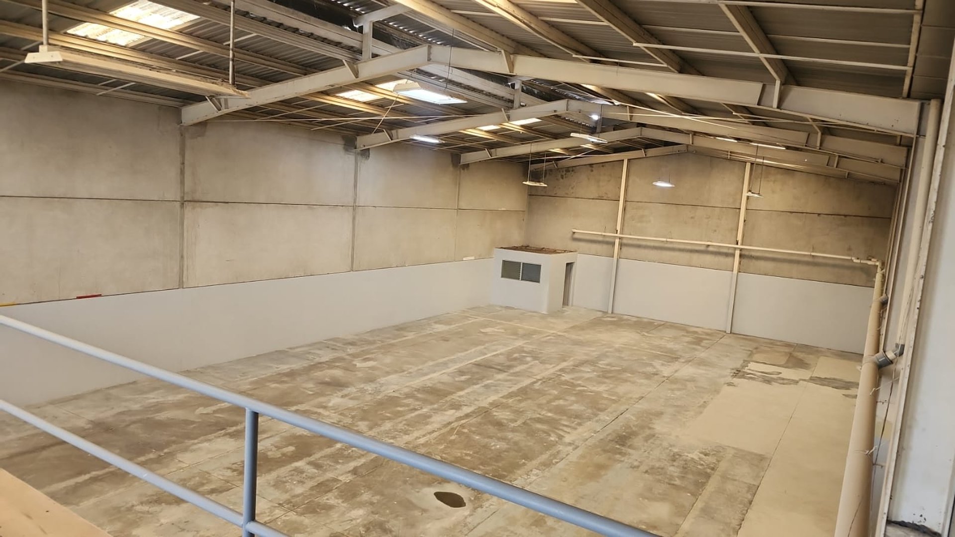 OFIBODEGA EN COMPLEJO ZONA 6 DE VILLA NUEVA - Miniatura 10