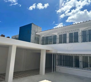 CASA DE USO COMERCIAL EN RENTA – ZONA 13