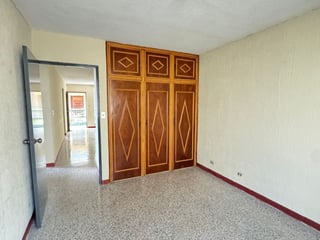 APARTAMENTO EN RENTA EN  LA AV PETAPA Z. 12 - 4