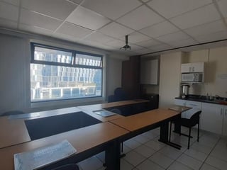 Oficina en Venta Zona 10 en zona hotelera y empresarial - 3