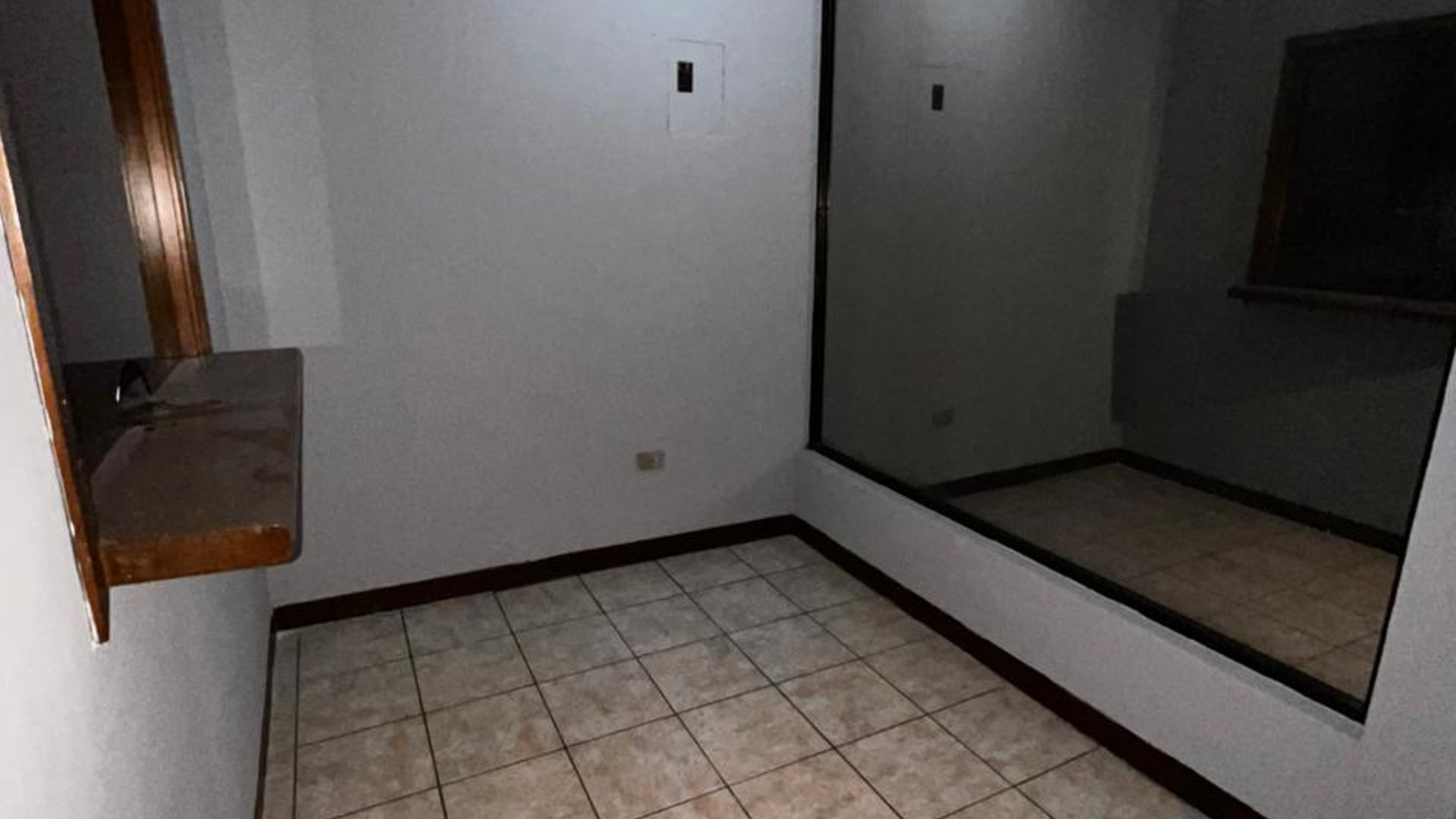 RENTA DE OFIBODEGA EN ZONA 10 - Miniatura 23