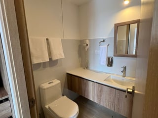 Vendo apartamento en Edificio MERAKI zona 10 por columpio de VH  - 5