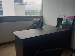 Oficina en renta, en Zone 10 - 4