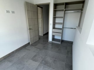 Apartamento en Renta La Floresta Zona 7 - Image 3