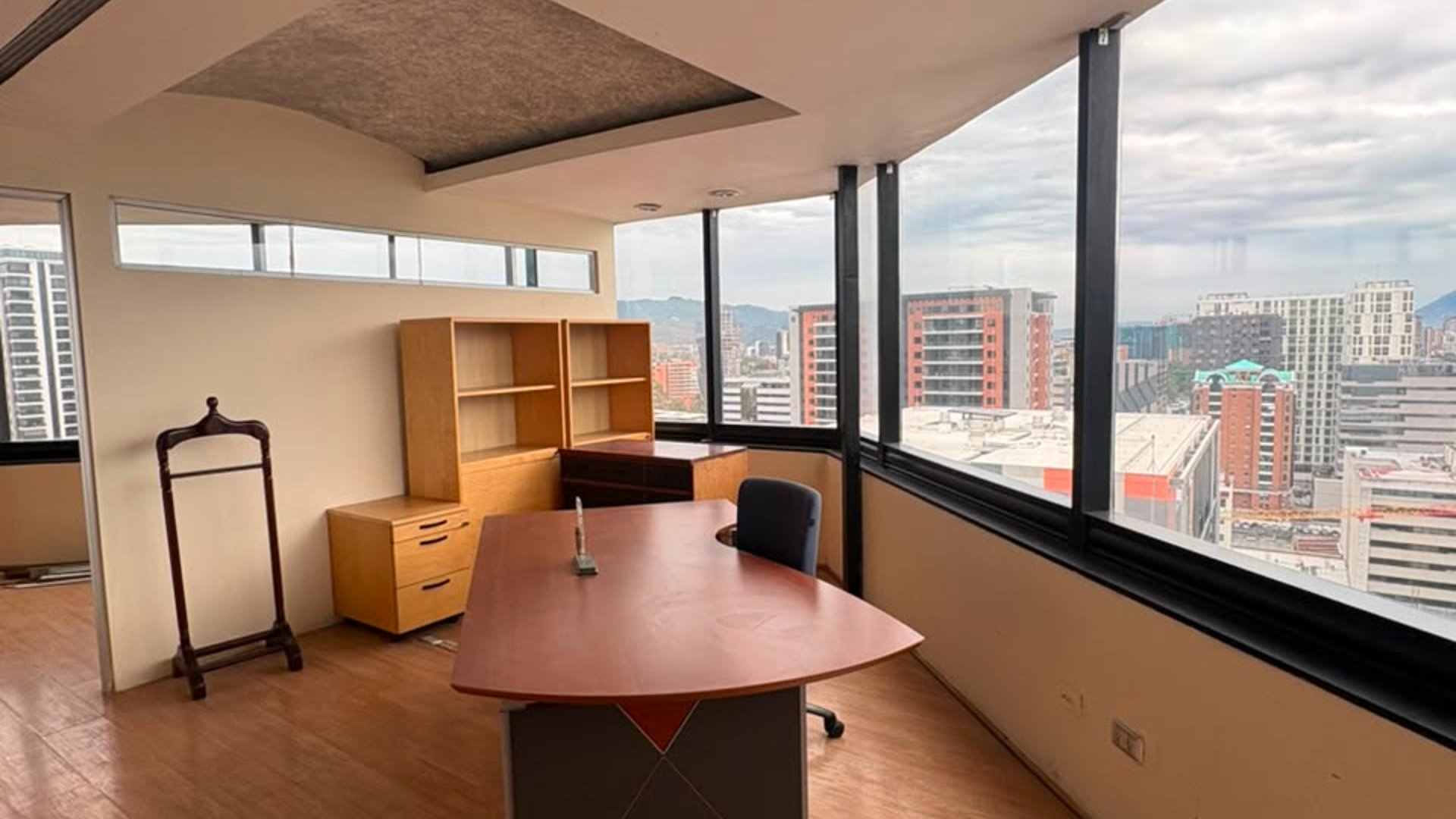 ???? OFICINA EN RENTA – 892 M² | EDIFICIO MURANO CENTER | ZONA 10 - Miniatura 8