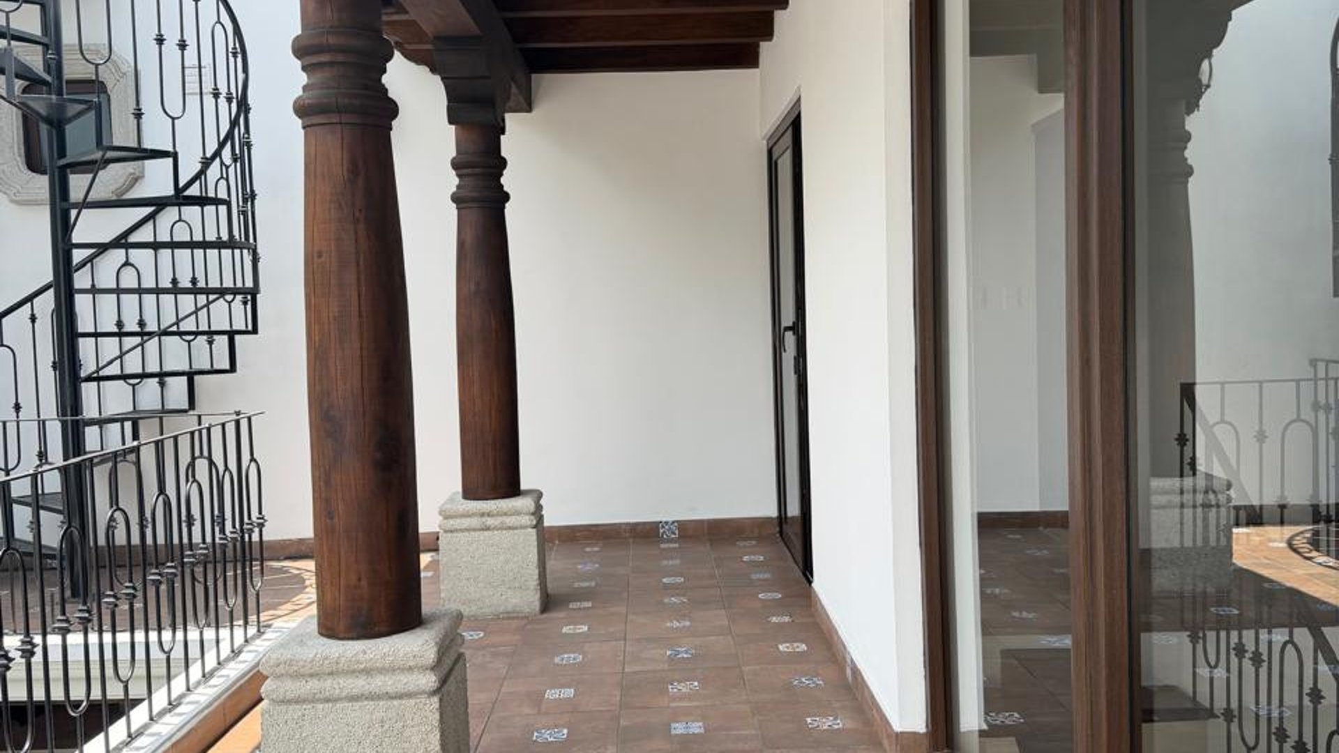 SE VENDE EN HACIENDA DEL COMENDADOR, ANTIGUA GUATE. - Miniatura 3