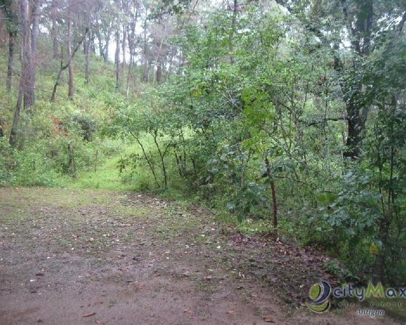 TERRENO EN CONDOMINIO DE SAN JUAN SACATEPÉQUEZ