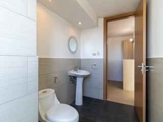 Vendo Apartamento en Edificio Condado La Villa, Zona 14 - Image 19