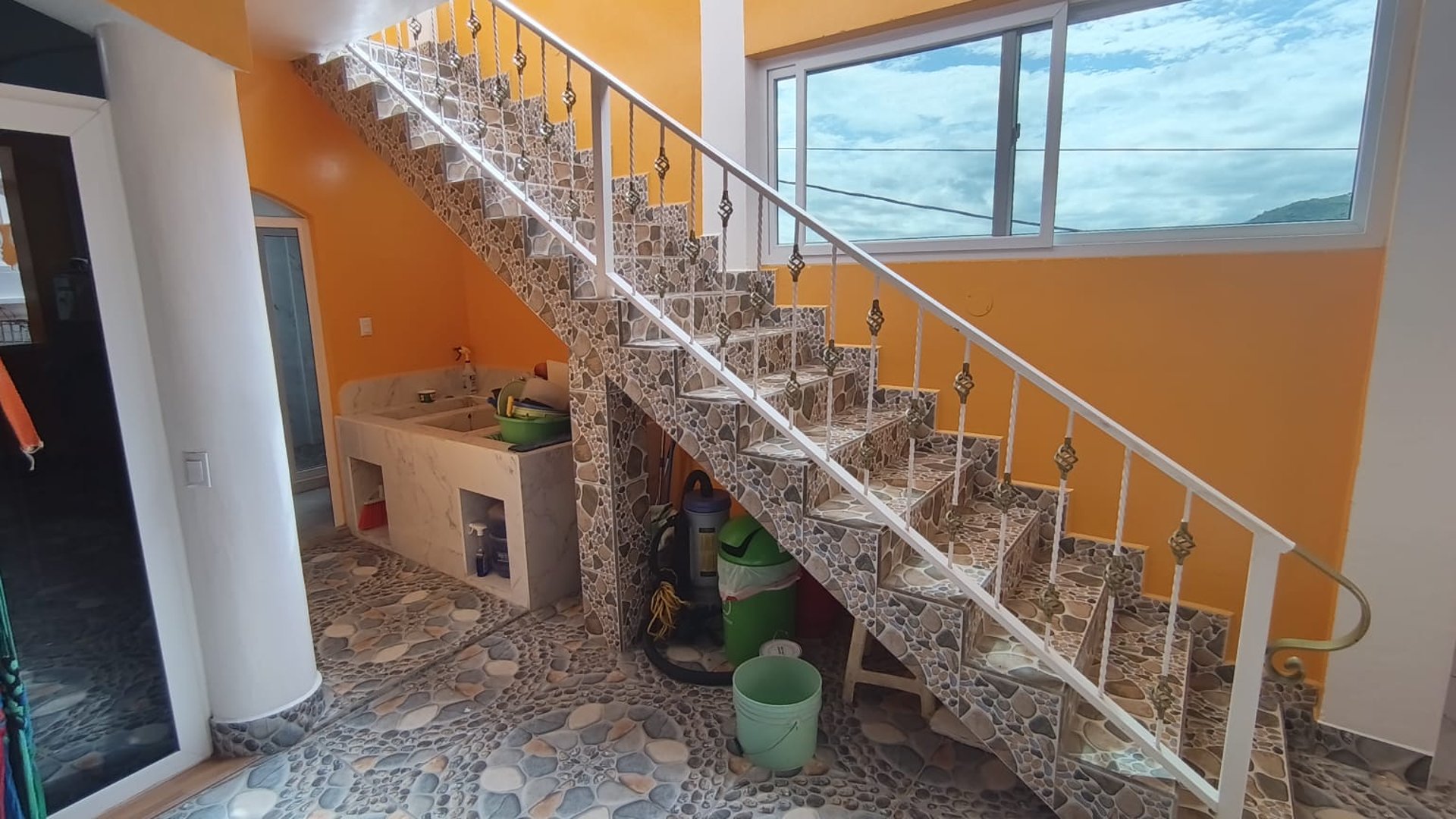 CASA EN RENTA IDEAL PARA OFICINAS O CLINICAS MEDICAS - Miniatura 31