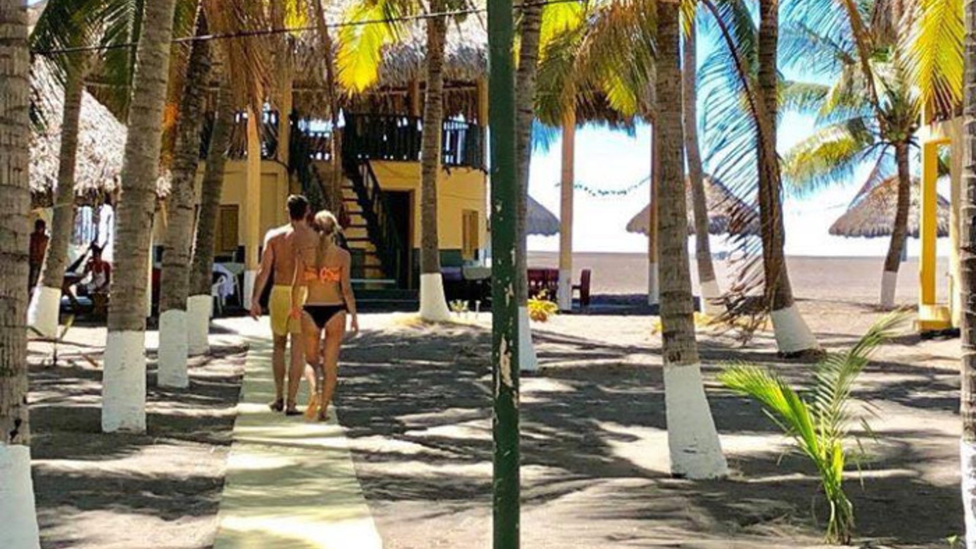 Hermoso Terreno Hotel en las Lisas Barra del Jiote - Miniatura 9