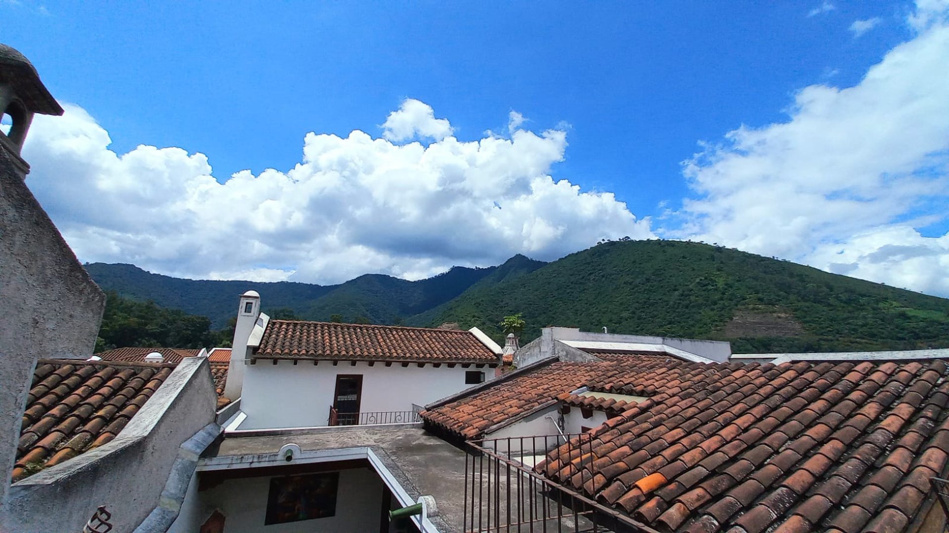 HERMOSA CASA EN RENTA DENTRO DE CONDOMINIO EN JOCOTENANGO.  - Miniatura 15