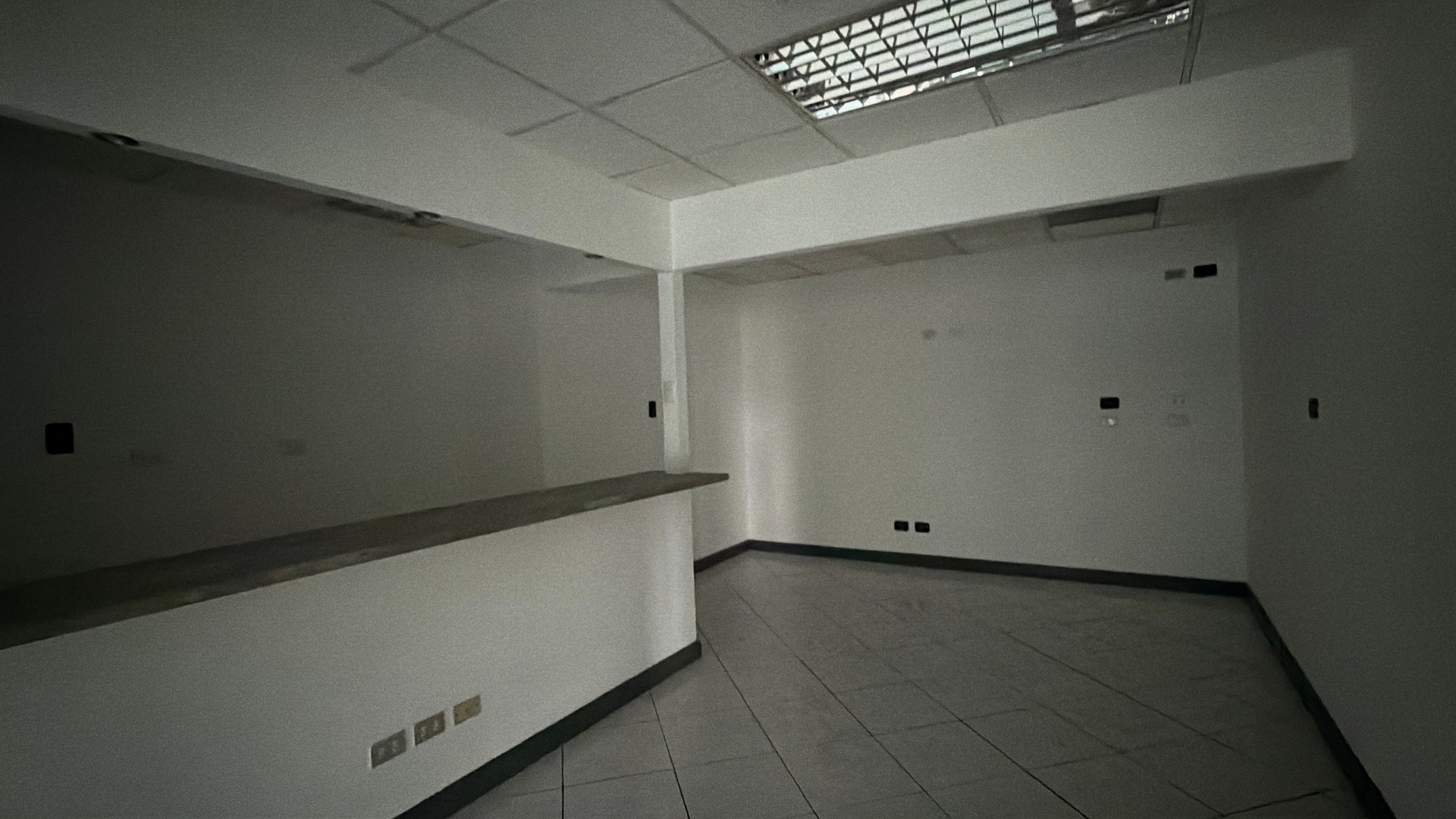 Oficina en Alquiler / Venta Edificio Europlaza, zona 14 - Miniatura 12