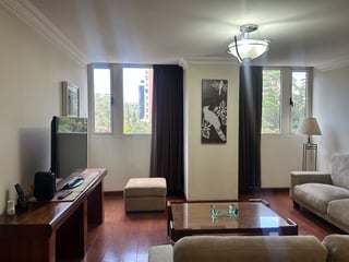 Apartamento Amueblado en Renta, Zona 14 Edificio Marqués del Valle - Image 2