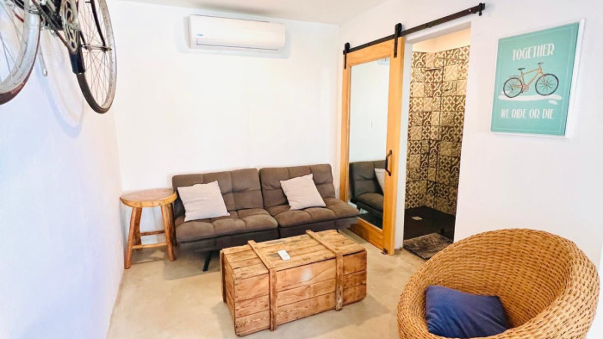 Casa con Terreno Vacacional de Playa Venta Monterrico - Miniatura 7