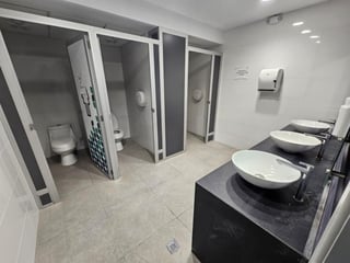 Edificio en Renta en zona 4 - Image 16