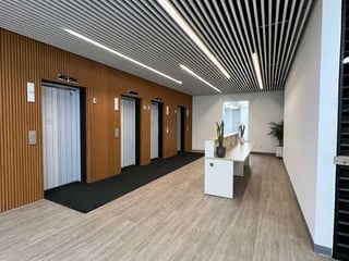 Alquiler o venta en Edificio de 8 niveles con 9000mts - 3