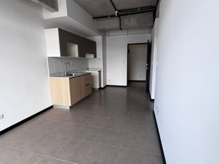 VENDO EN TORRE NIKAO BOULEVARD EL NARANJO - Image 11