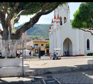 En Antigua Guatemala, casa grande  sobre calle real,  San Felipe de Jesus.