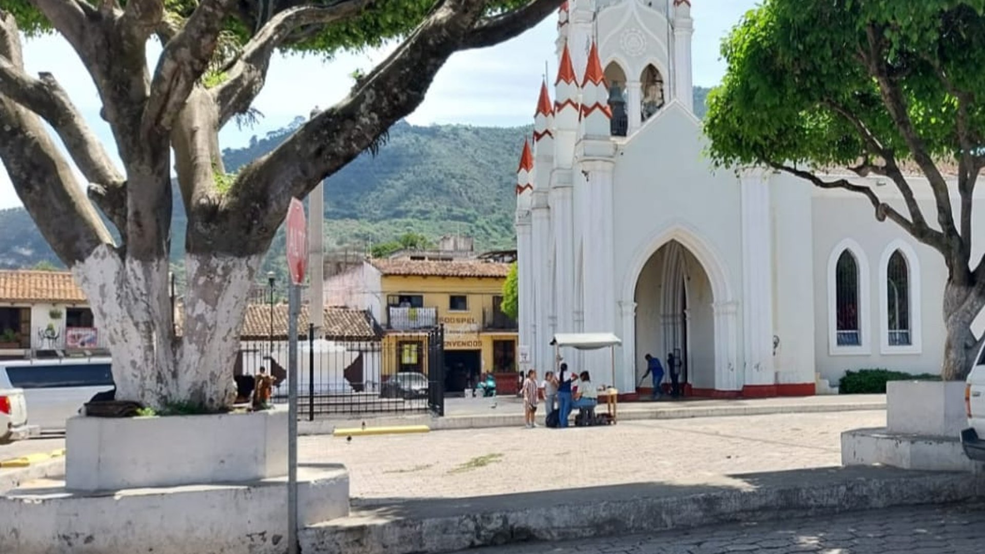 En Antigua Guatemala, casa grande  sobre calle real,  San Felipe de Jesus.