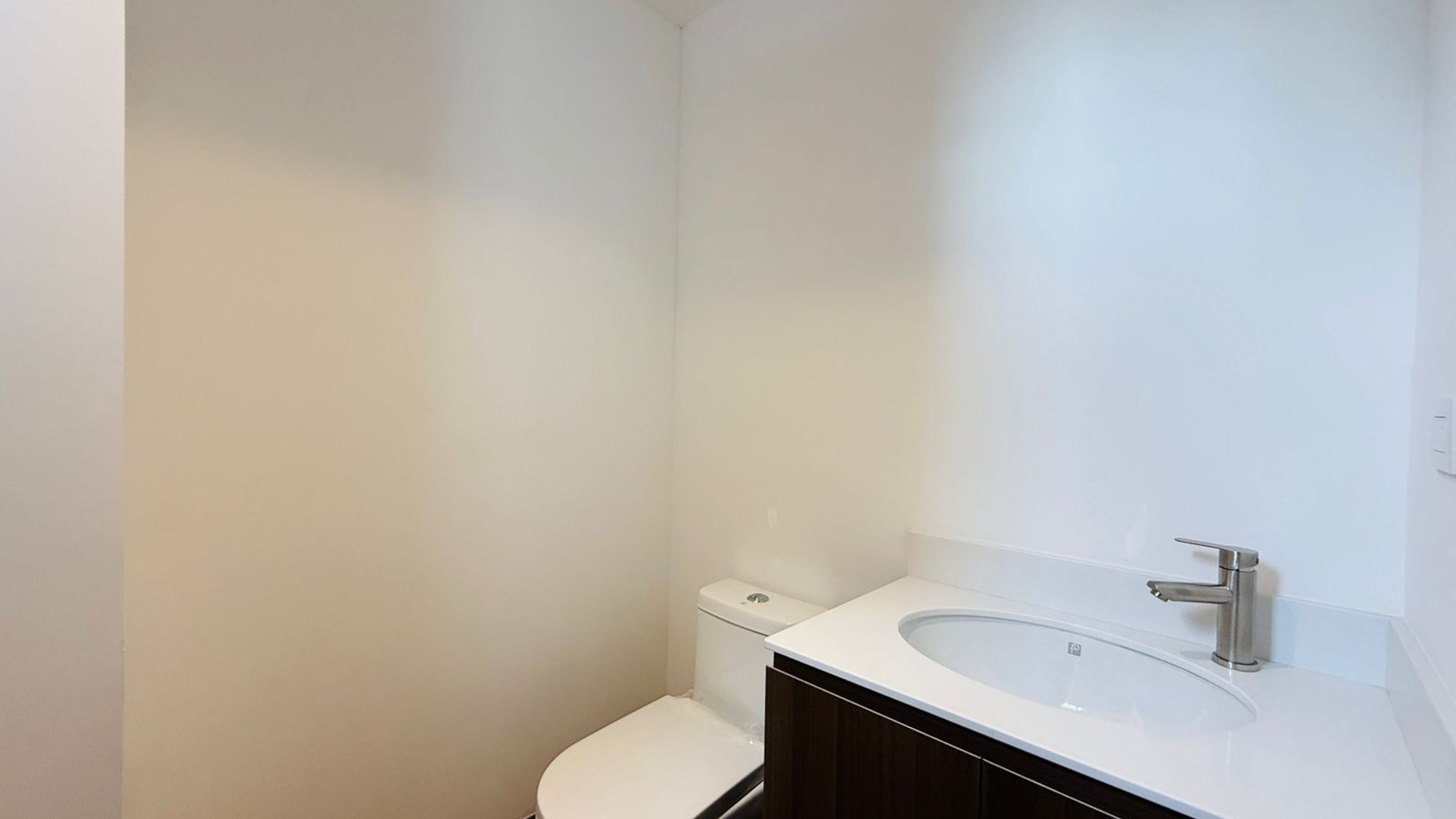 ALQUILER DE CÉNTRICO APARTAMENTO - VILA QUINCE, ZONA 15 - Miniatura 5