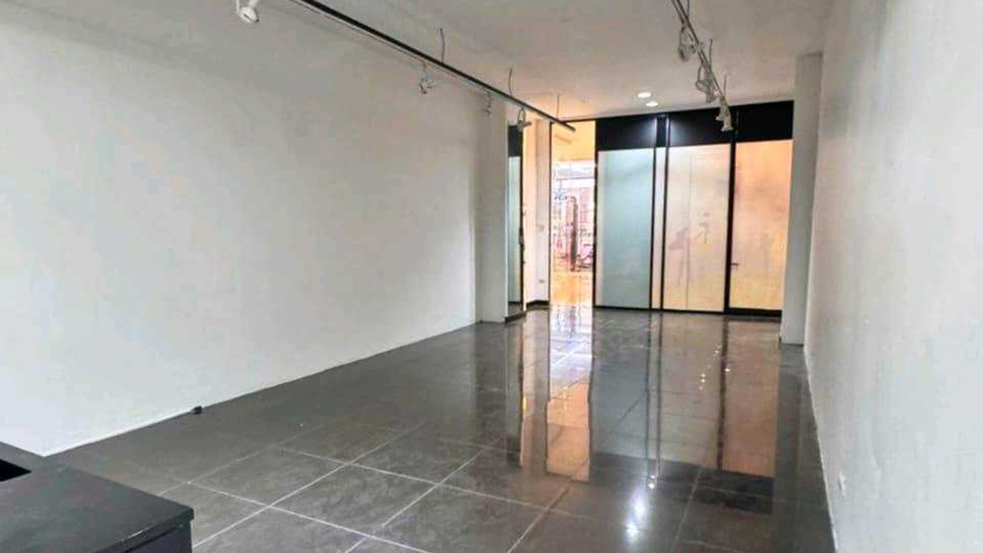 LOCAL COMERCIAL EN VENTA ????Galerías La Pradera, Zona 10 - Miniatura 2