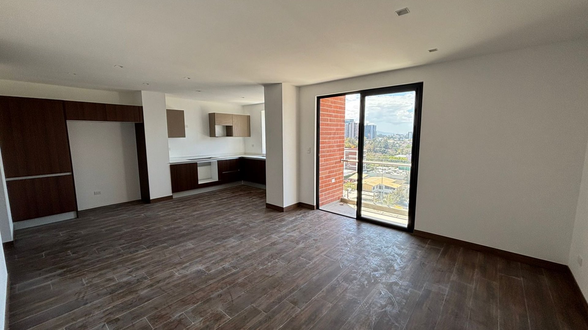 VENTA Apartamento Zona 15 Vila Quince  - Miniatura 2