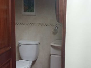*Alquiler de Clínica compartida en Edificio Multimédica zona 15 - 5