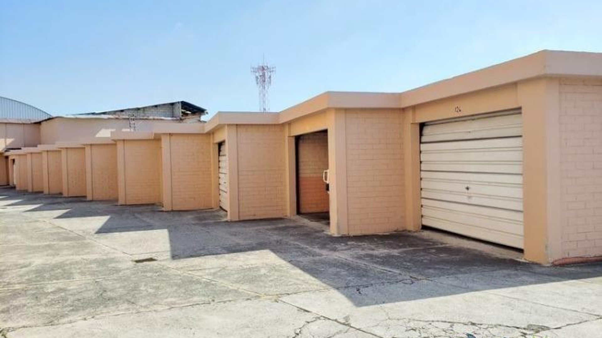 EDIFICIO EN VENTA ZONA 11 LAS CHARCAS - Miniatura 8