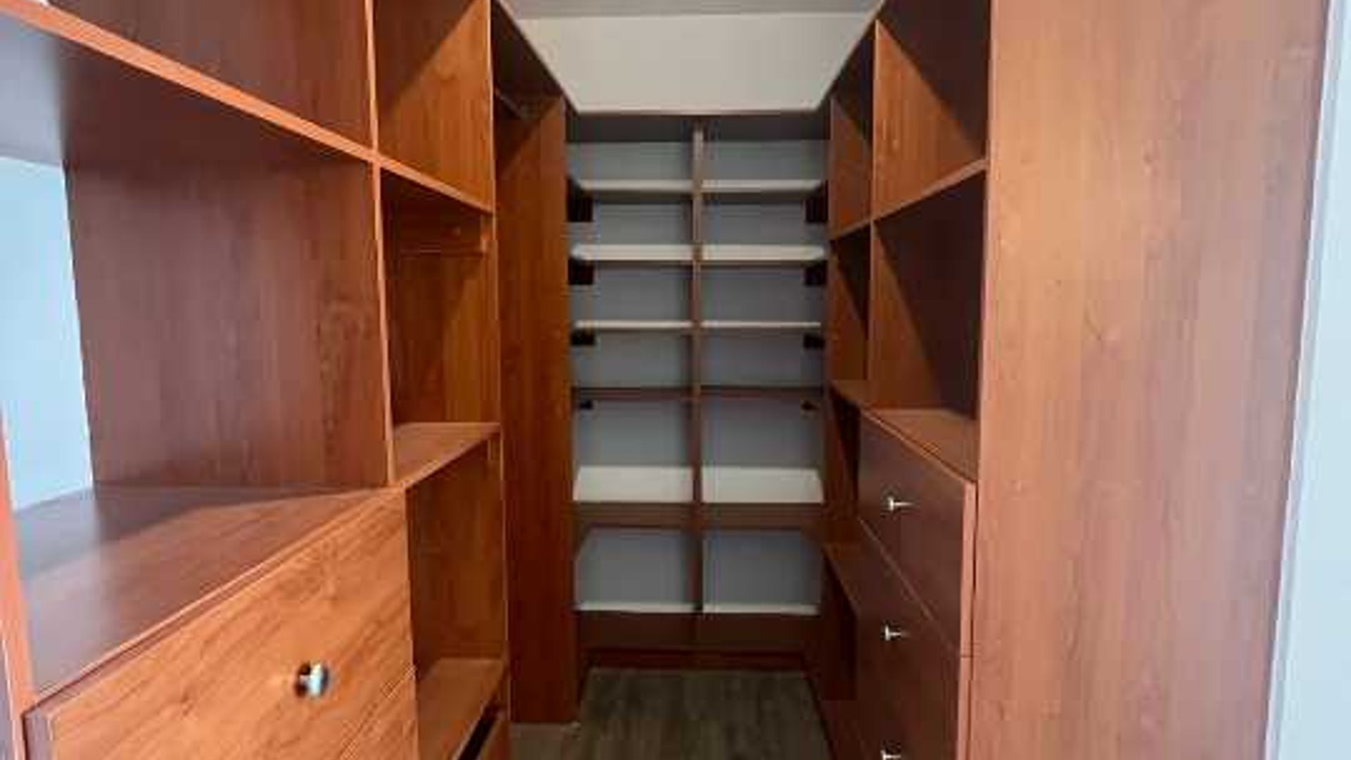 Vendo Lindo y Amplio Penthouse Edificio Antiguo zona 14 - Miniatura 18