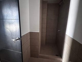 VENDO EN TORRE NIKAO BOULEVARD EL NARANJO - 2