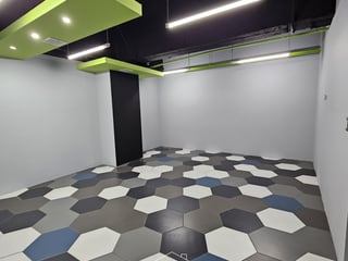 Europlaza, Zona 14 | Oficina en renta | 478 m² en nivel alto - Image 5