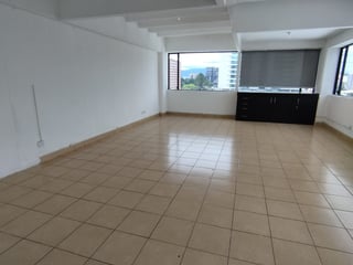 VENTA DE OFICINA EN PLAZA BURÓ | 20 CALLE, ZONA 10 - 5