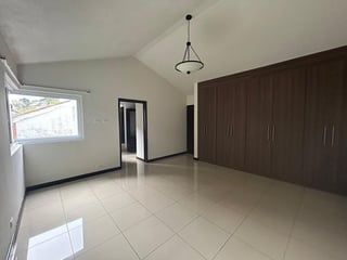 VALLES DE NAPA / Casa en venta , CES - 2