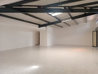 LOCAL DE 189.79M2 EN ZONA 10 - 3