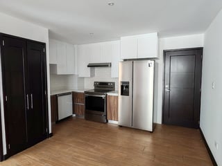 Apartamento en Alquiler Edificio Torre Praga, zona 15 VHI  - 2