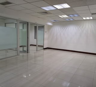 OFICINA EN RENTA EN CASA VERANDA ZONA 10