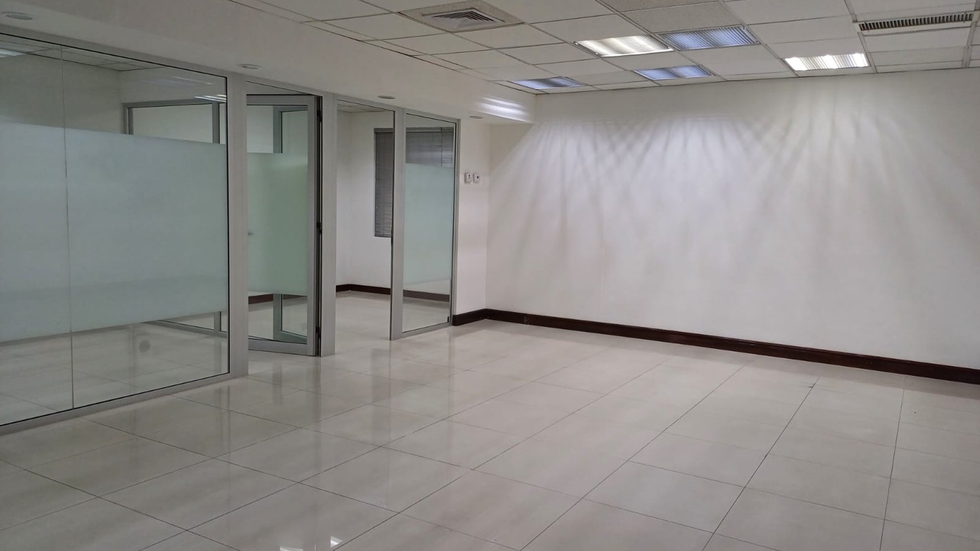OFICINA EN RENTA EN CASA VERANDA ZONA 10