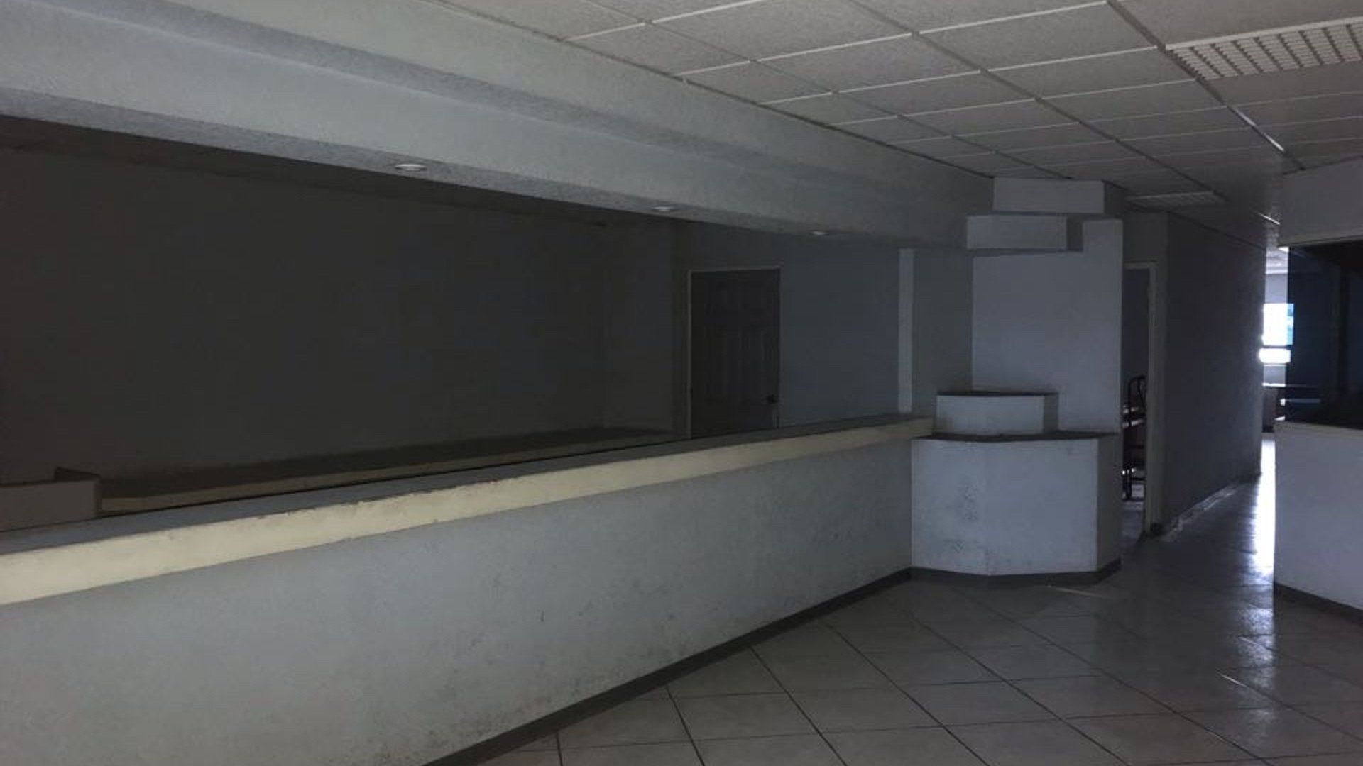 EDIFICIO DE CUATRO NIVELES  EN VENTA EN ZONA 5,.Excelente Ubicación . - Miniatura 7