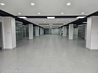 Edificio en renta 6a avenida, zona 4 - Image 6