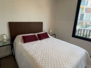 Venta de apartamento amueblado de 2 niveles en Granat zona 4 - 5
