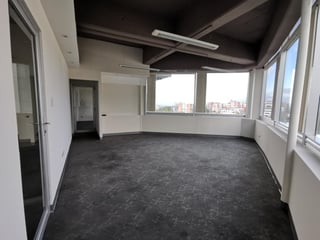 LUJOSA OFICINA EN RENTA EN ZONA 15 CIUDAD GUATEMALA - Image 5