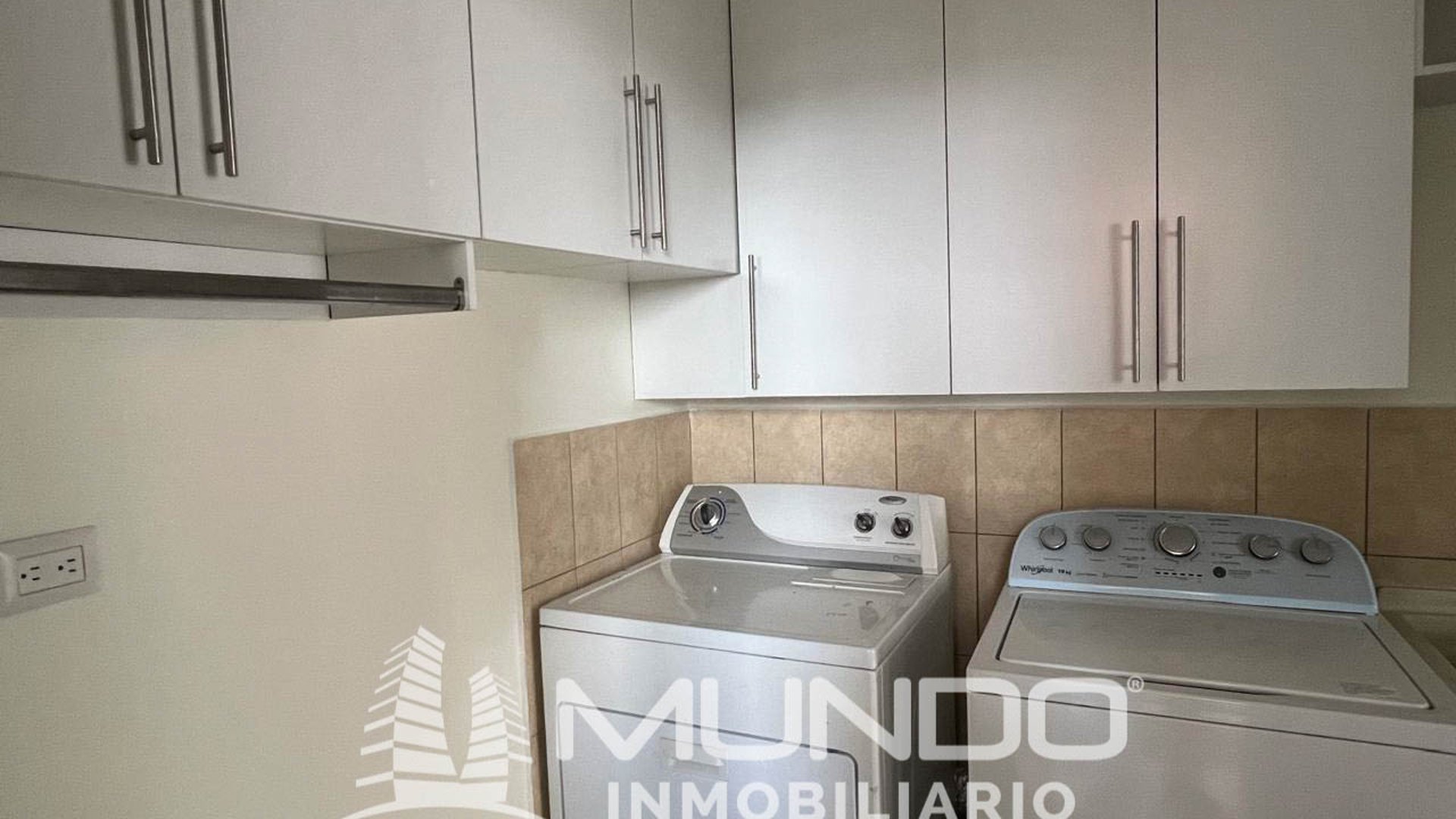 APARTAMENTO EN RENTA ZONA 10 - Miniatura 5